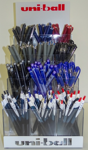 Uni-ball Expositor de 144 Articulos de Escritura Surtido - Gamas Variadas - Color Surtido