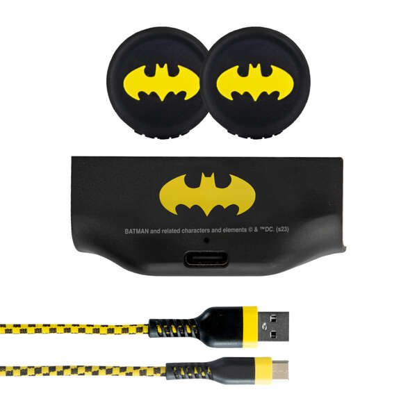 FR-TEC Pack Carga y Juega Batman Xbox Series X/S - Grips con Logo Batman - Cable USB-C 3m Resistente y Colorido - Bateria Recargable 1000Mah - Color Varios FR-TEC Pack Carga y Juega Batman Xbox Series X/S - Grips con Logo Batman - Cable USB-C 3m Resistente y Colorido - Bateria Recargable 1000Mah - Color Varios
